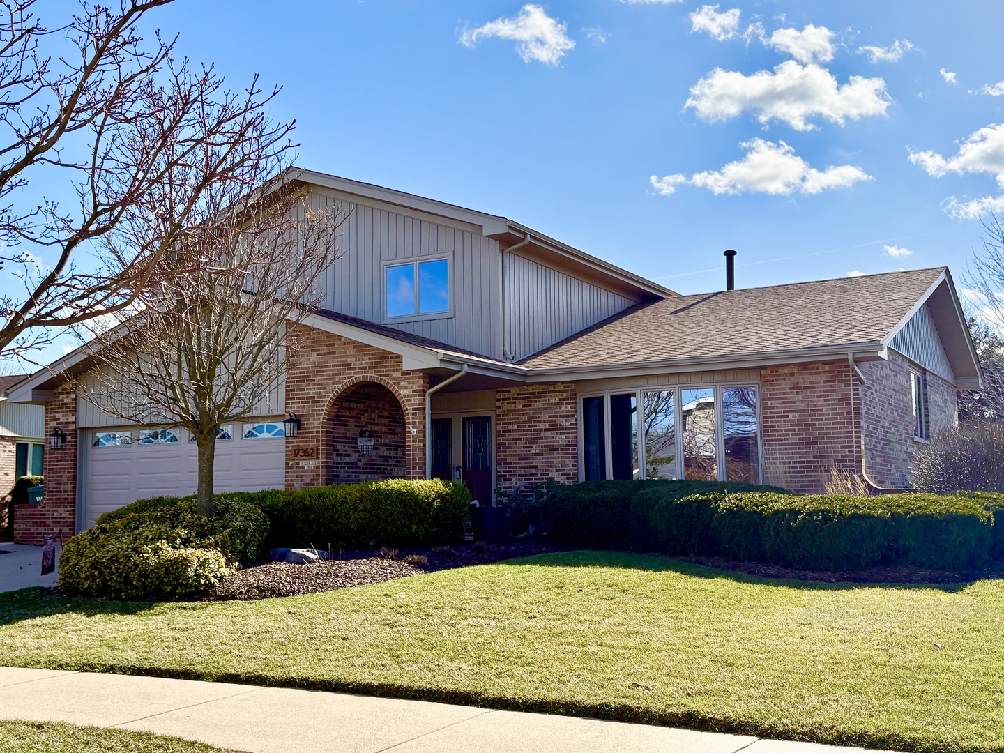 17362 Brook Hill Drive, Orland Park, IL 60467 | MLS #MRD12560891